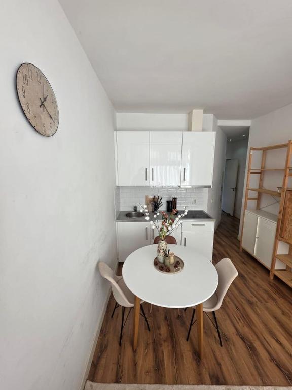 Apartment with Garden in Quiet Lombok - Image 5