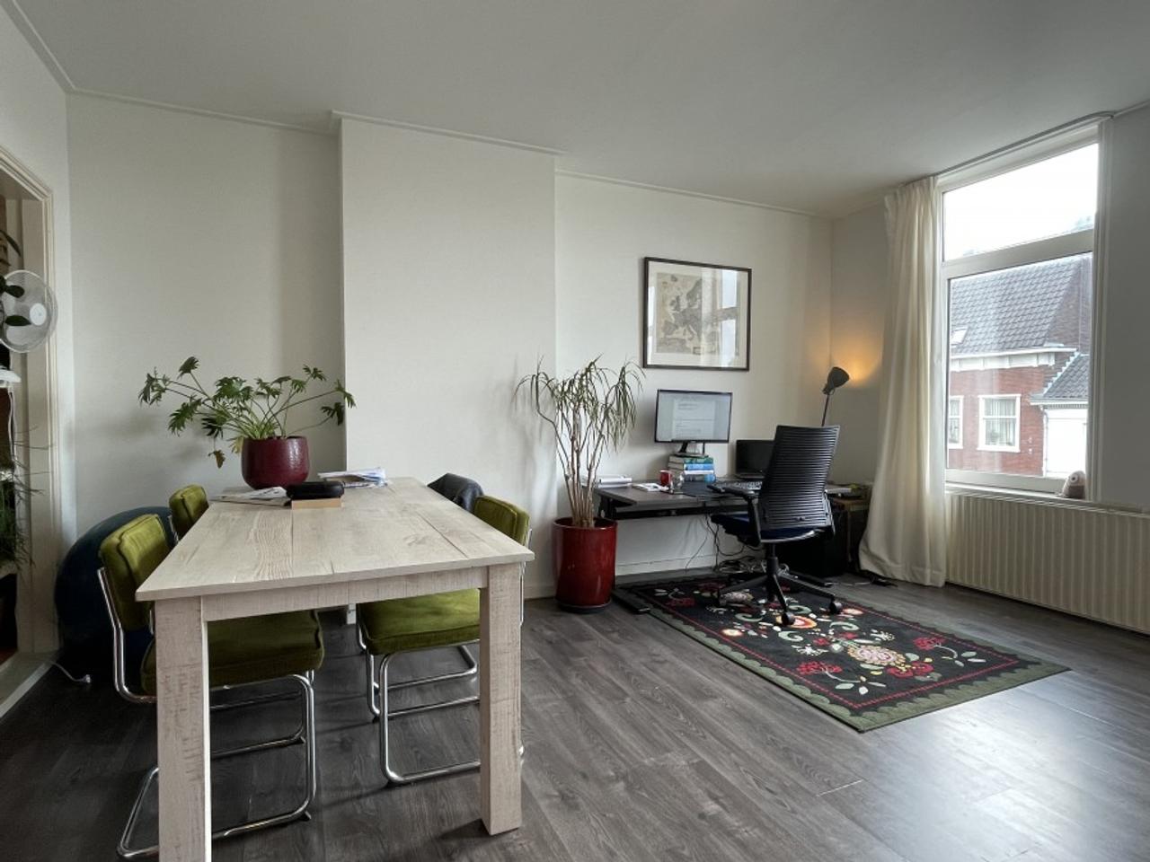 Bright 2-room apartment in Spijkerbuurt - Image 3