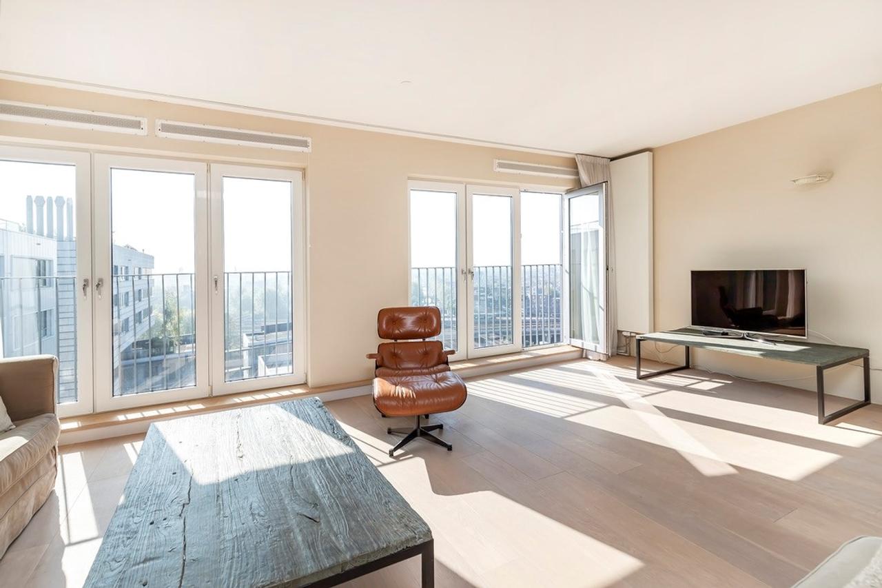 Penthouse with 70 m² Roof Terrace - Image 1