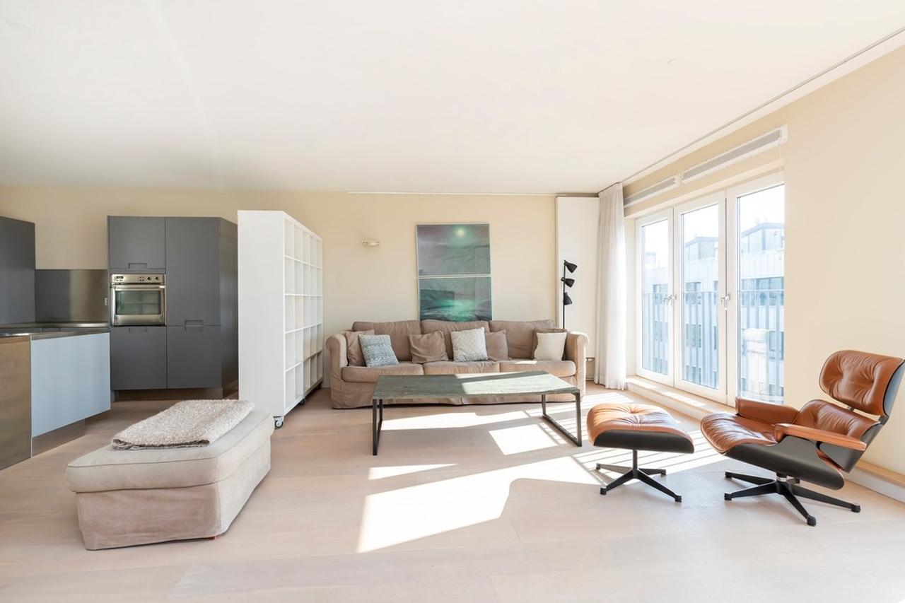 Penthouse with 70 m² Roof Terrace - Image 8
