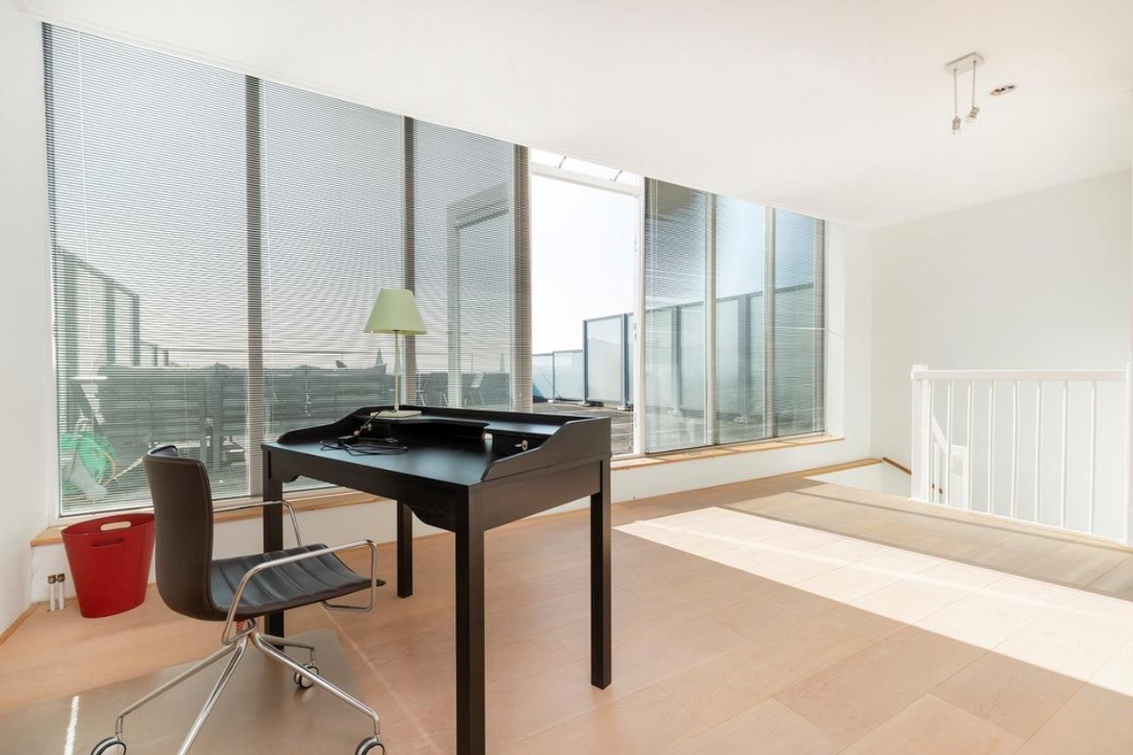 Penthouse with 70 sqm Rooftop Terrace - Image 20