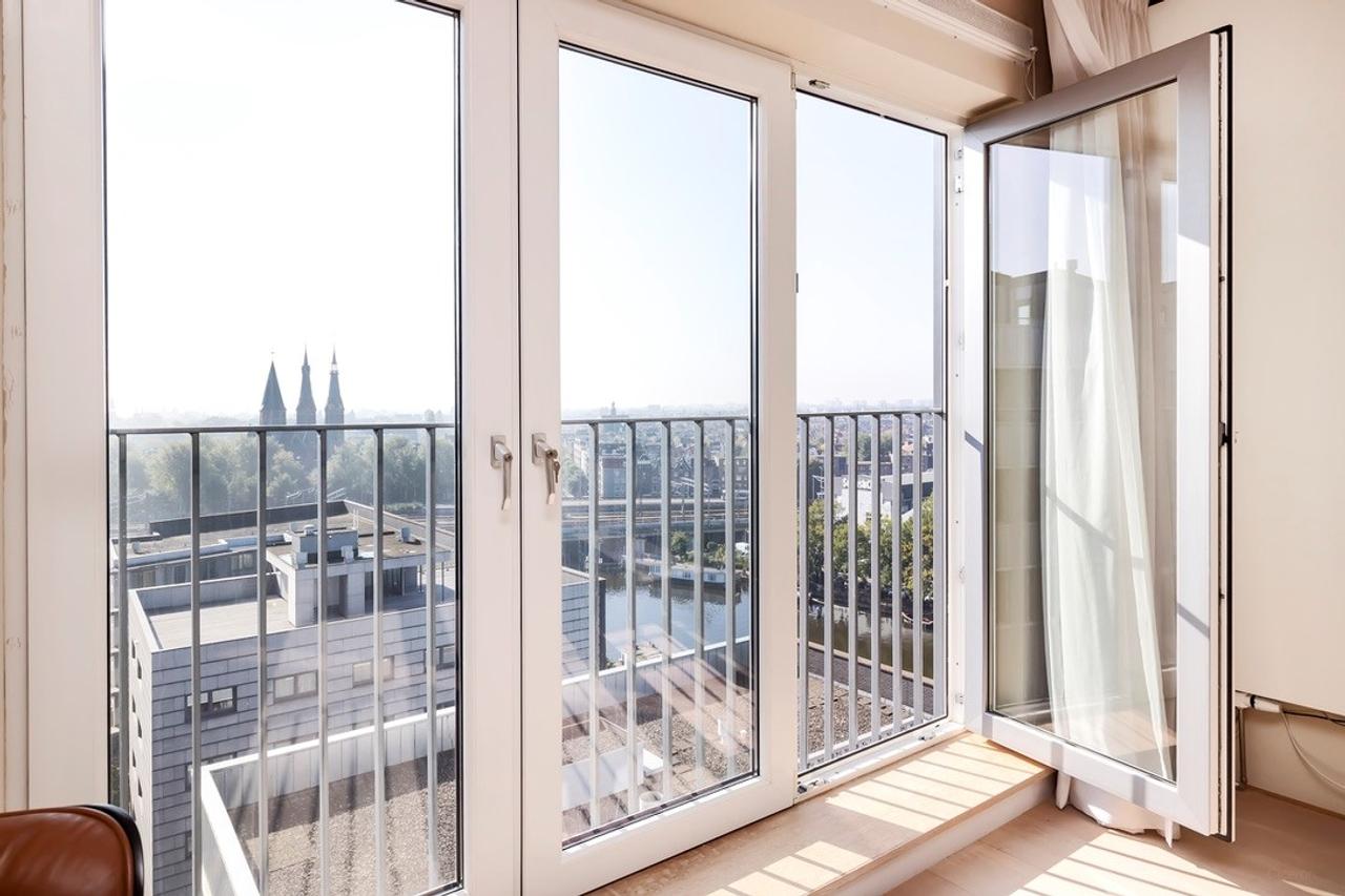 Penthouse with 70 sqm Rooftop Terrace - Image 24