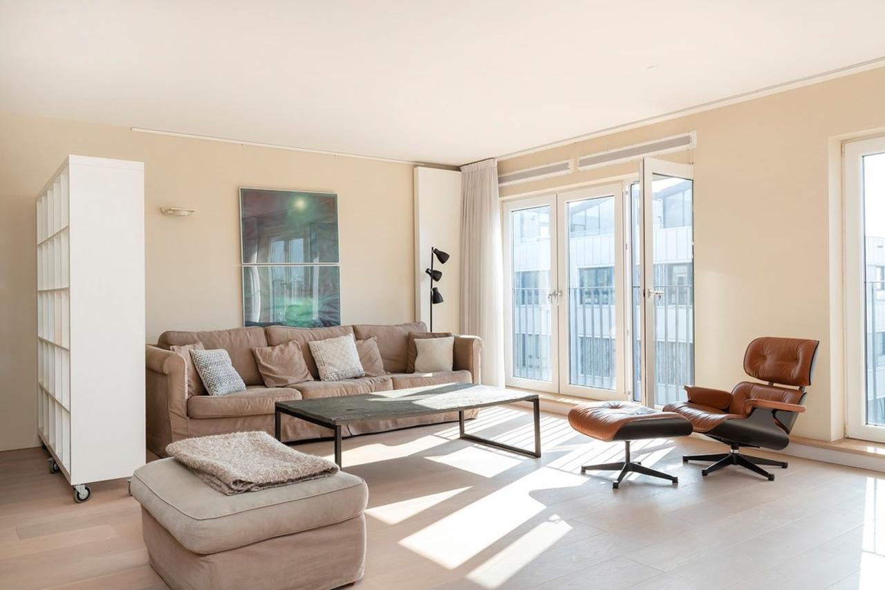 Penthouse with 70 sqm Rooftop Terrace - Image 29