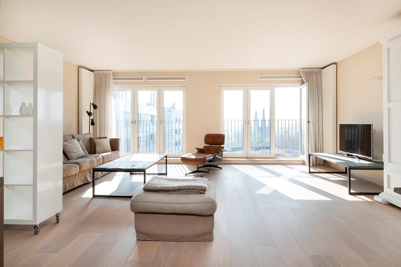 Penthouse with 70 sqm Rooftop Terrace - Image 34