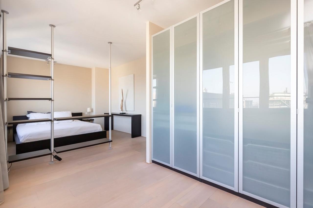 Penthouse with 70 sqm Rooftop Terrace - Image 40