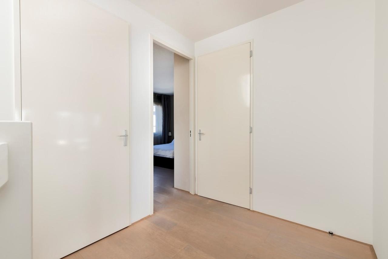 Penthouse with 70 sqm Rooftop Terrace - Image 48