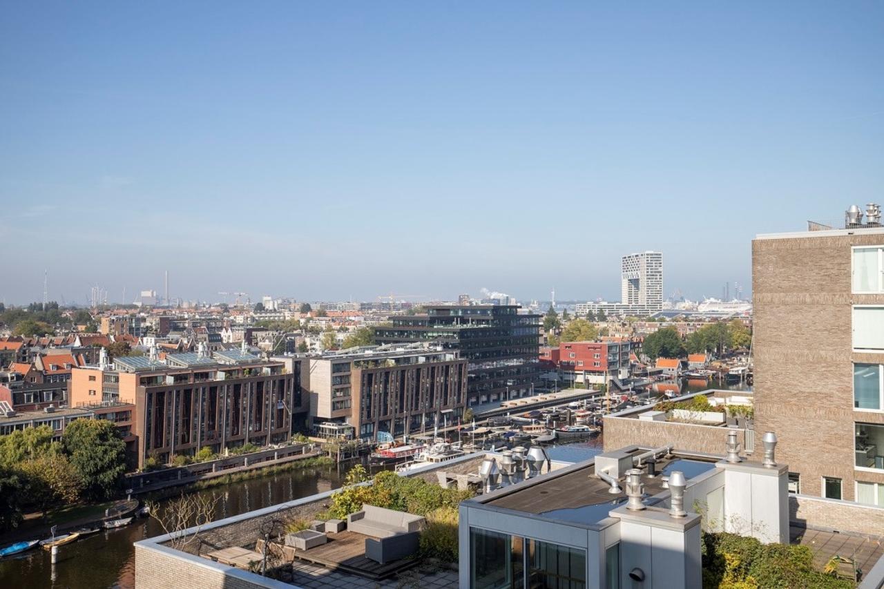 Penthouse with 70 sqm Rooftop Terrace - Image 55