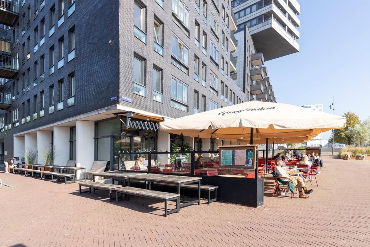 Penthouse with 70 sqm Rooftop Terrace - Image 57
