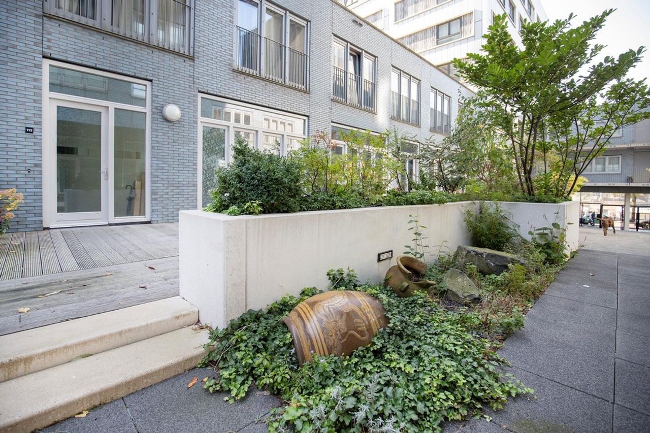 Penthouse with 70 sqm Rooftop Terrace - Image 61