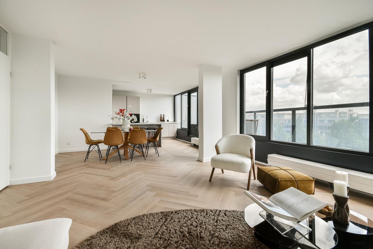 105 m² appartement met balkon in Nieuw-Sloten - Afbeelding 2
