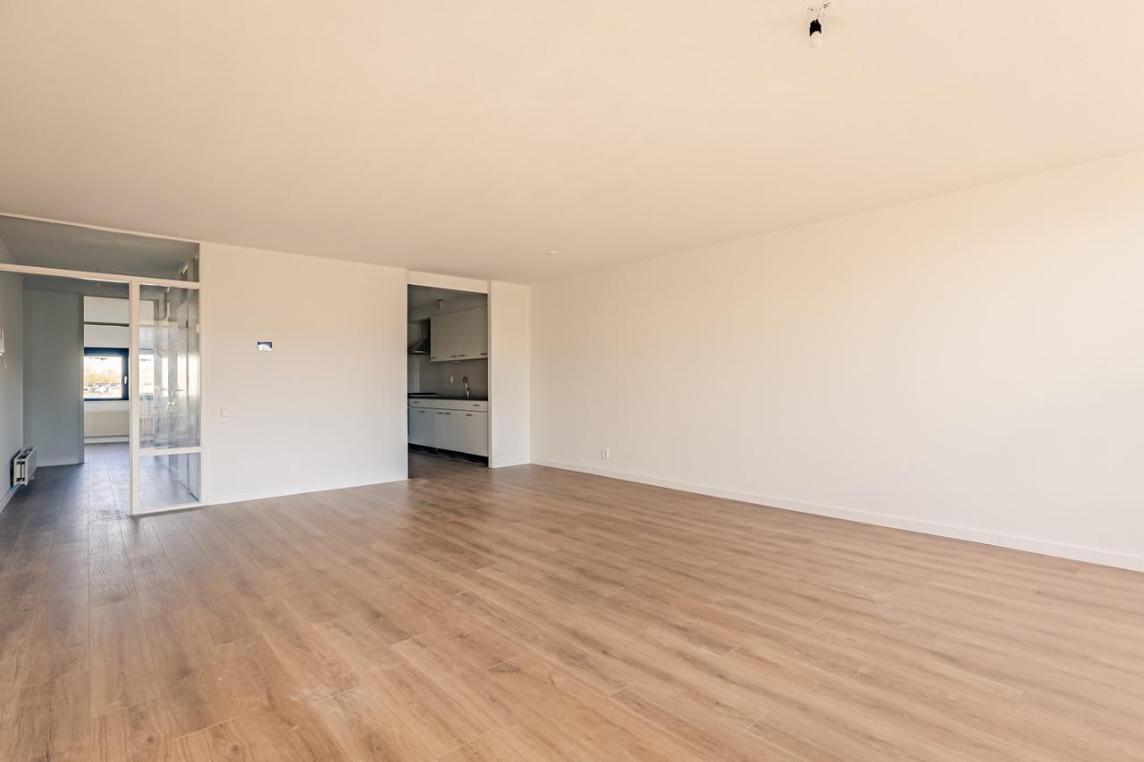 Licht 3-kamerappartement met balkon - Afbeelding 2