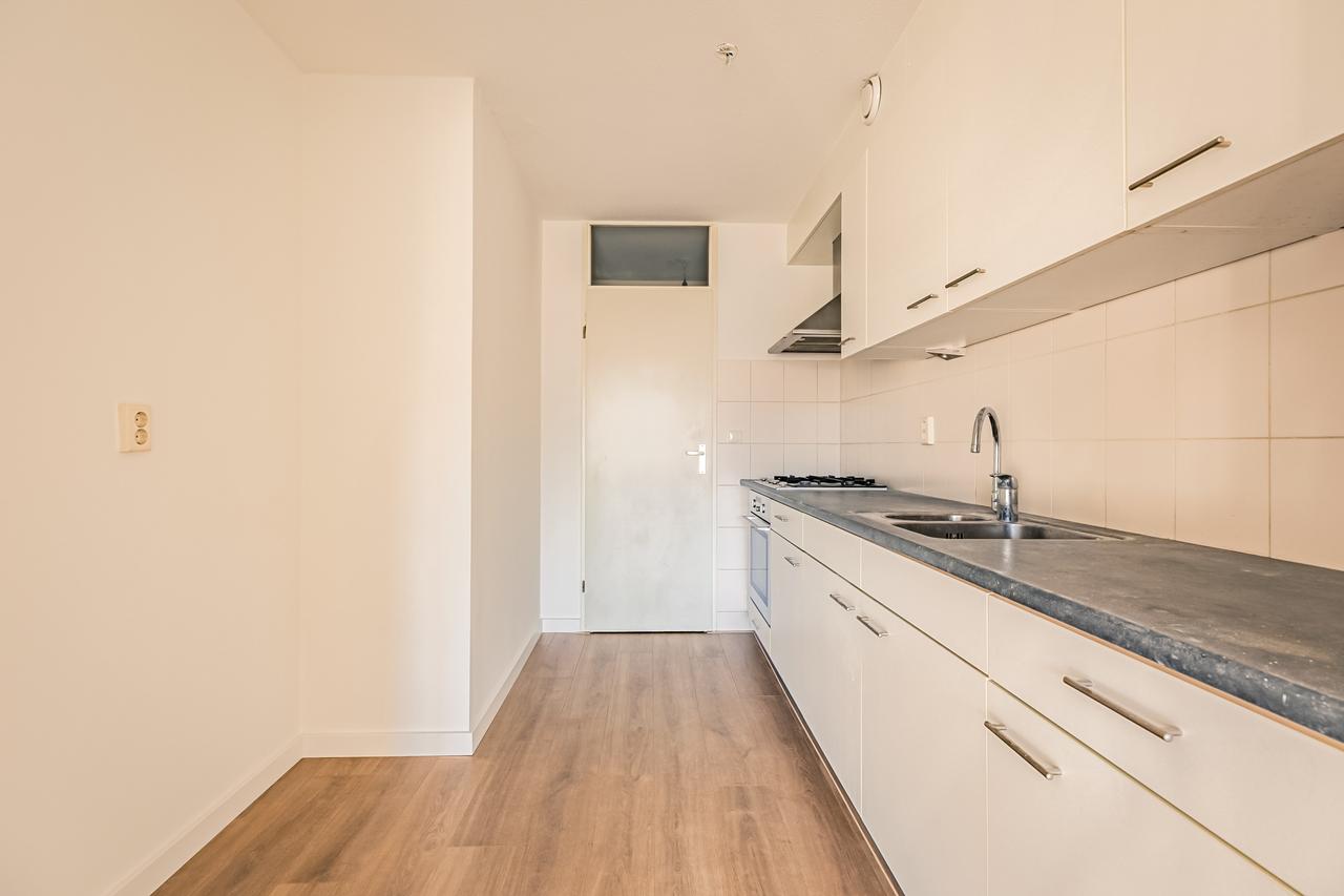 Licht 3-kamerappartement met balkon - Afbeelding 4