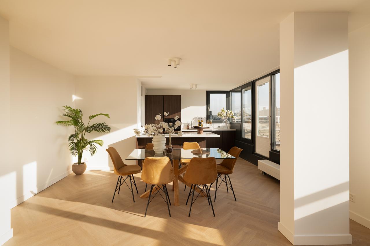 105 m2 appartement met balkon in Nieuw-Sloten - Afbeelding 2