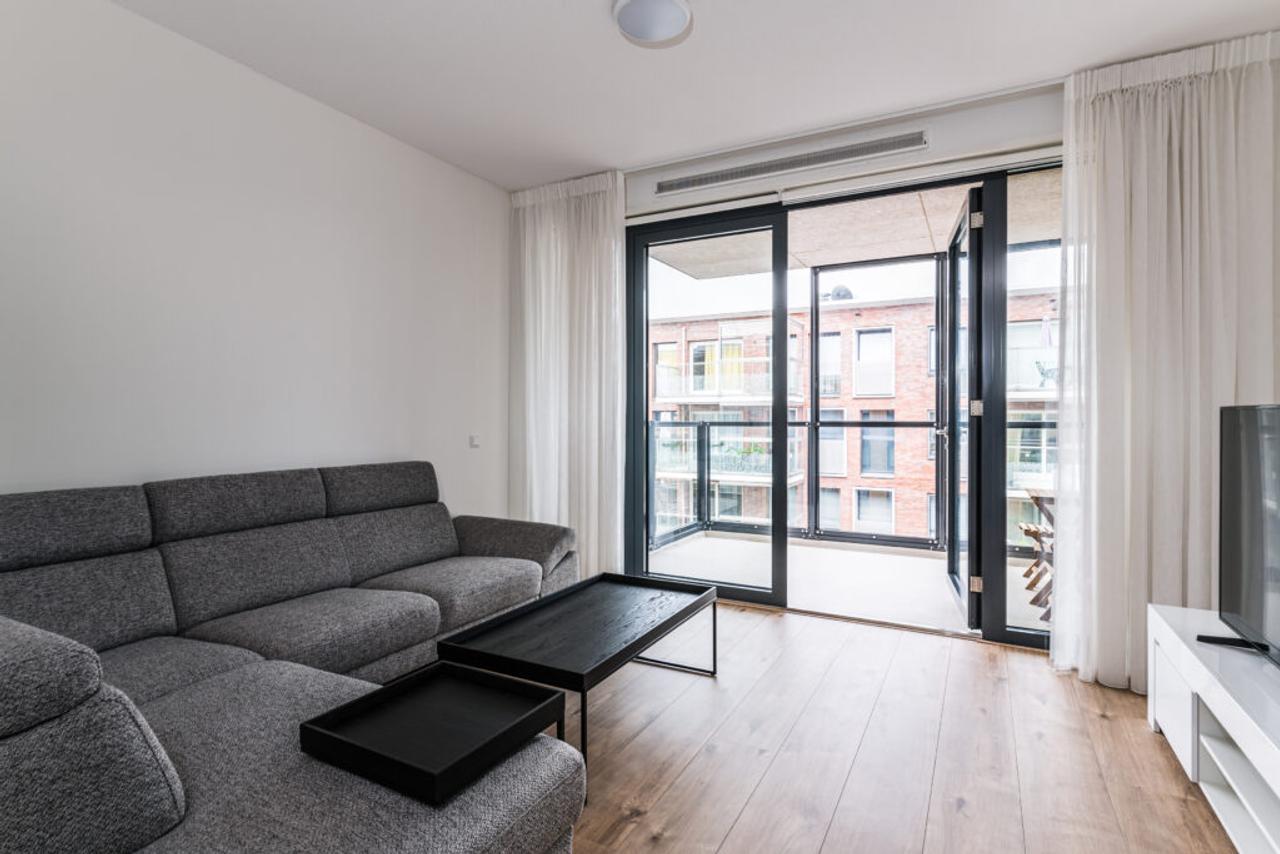 2-bedroom apartment with terrace - Image 7