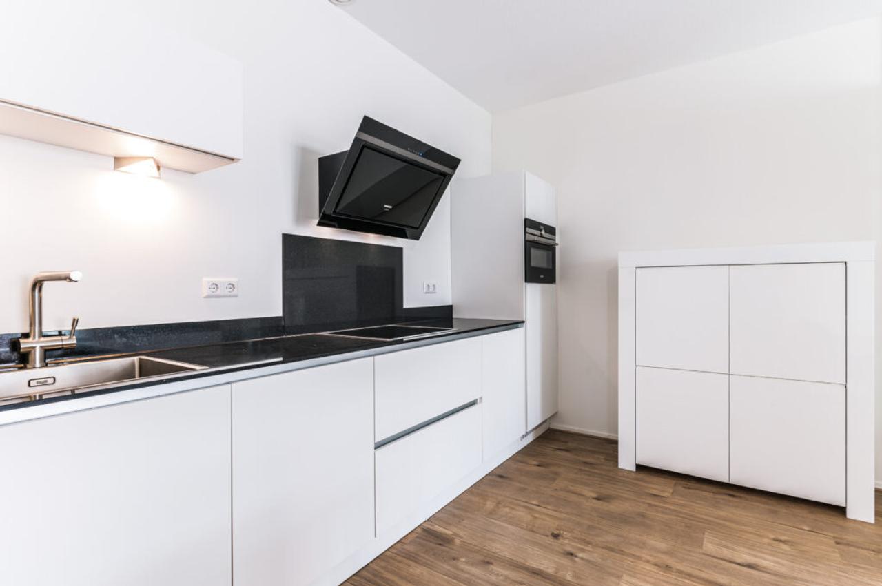 2-bedroom apartment with terrace - Image 9