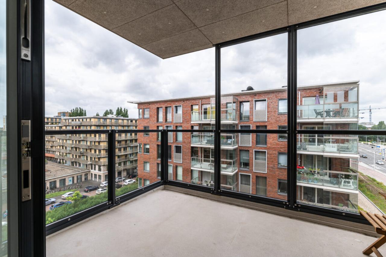 2-bedroom apartment with terrace - Image 18