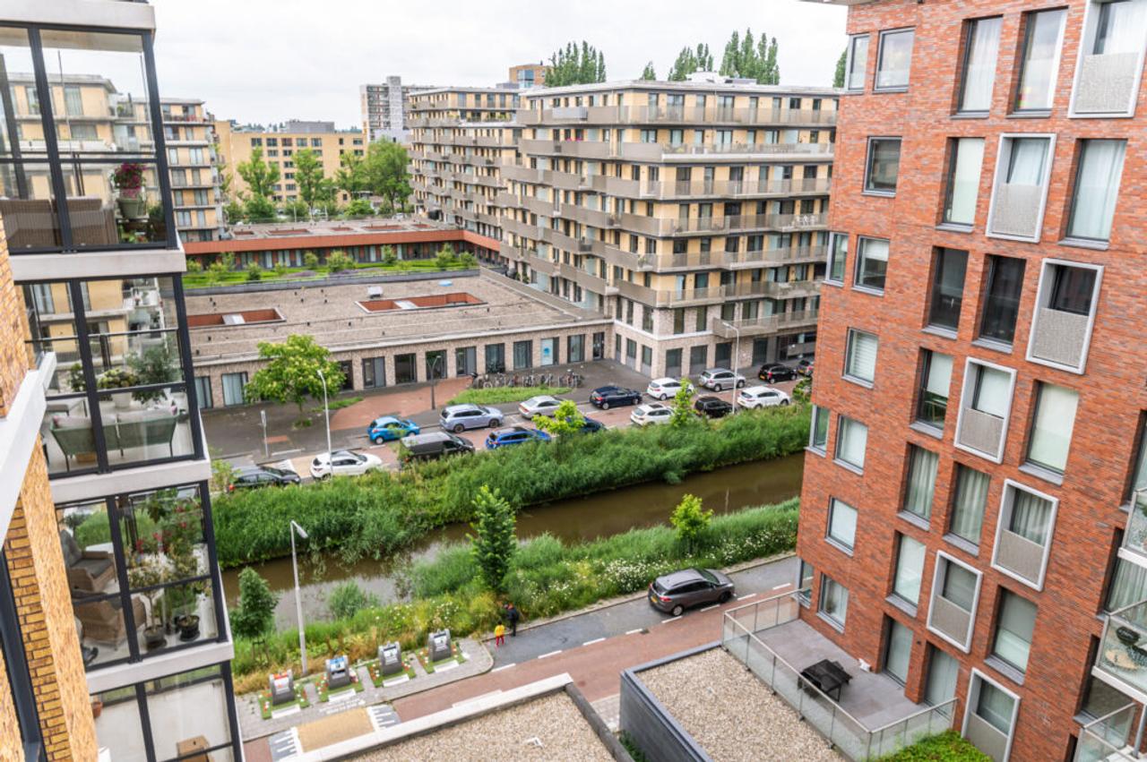 2-bedroom apartment with terrace - Image 19
