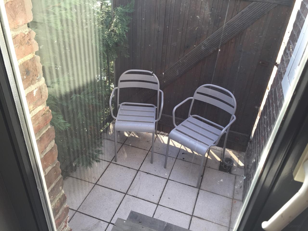 Furnished apartment in the city center - Image 13