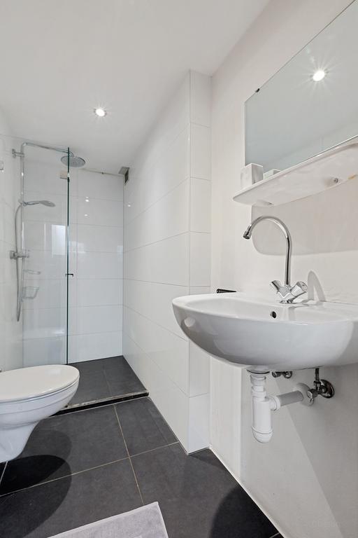Furnished apartment in the city center - Image 14