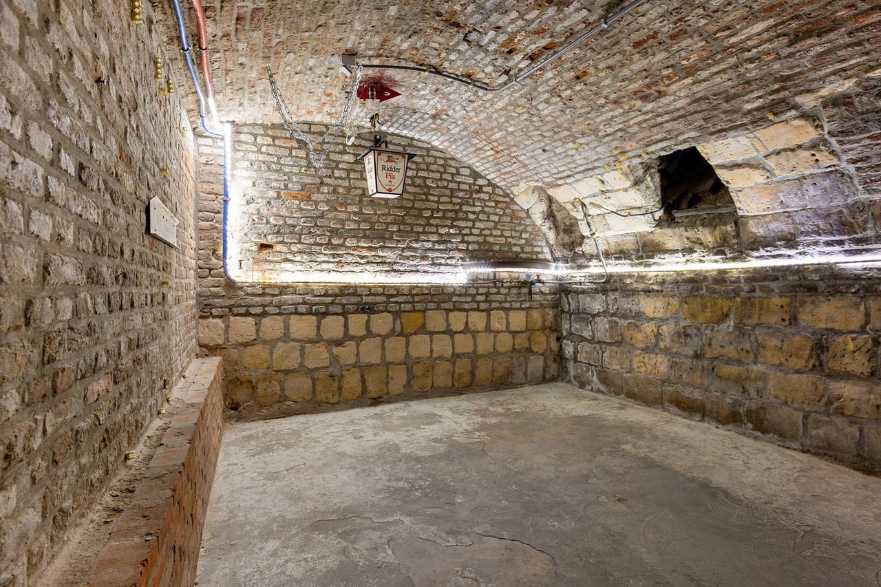 Furnished apartment in the city center - Image 17