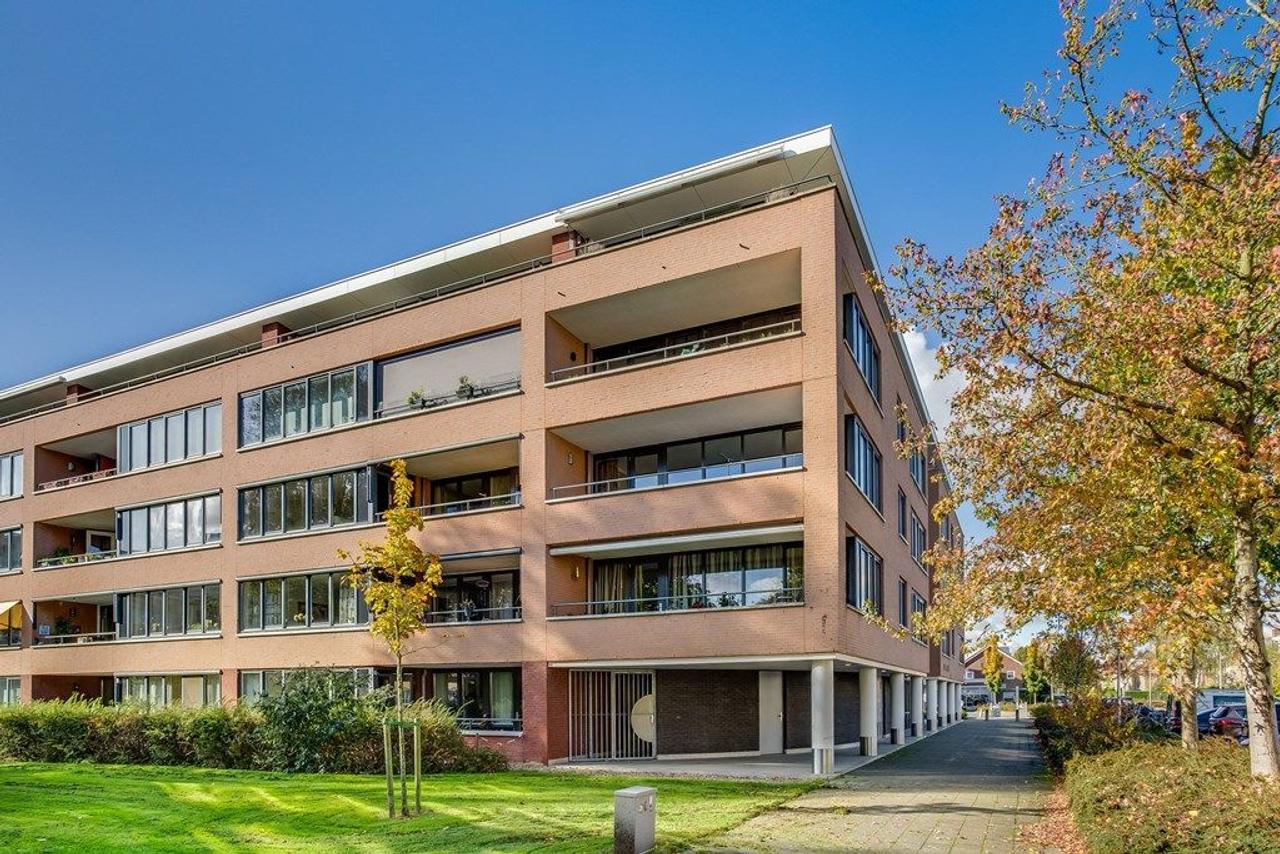 Bovenste etage met terras aan het park - Afbeelding 1