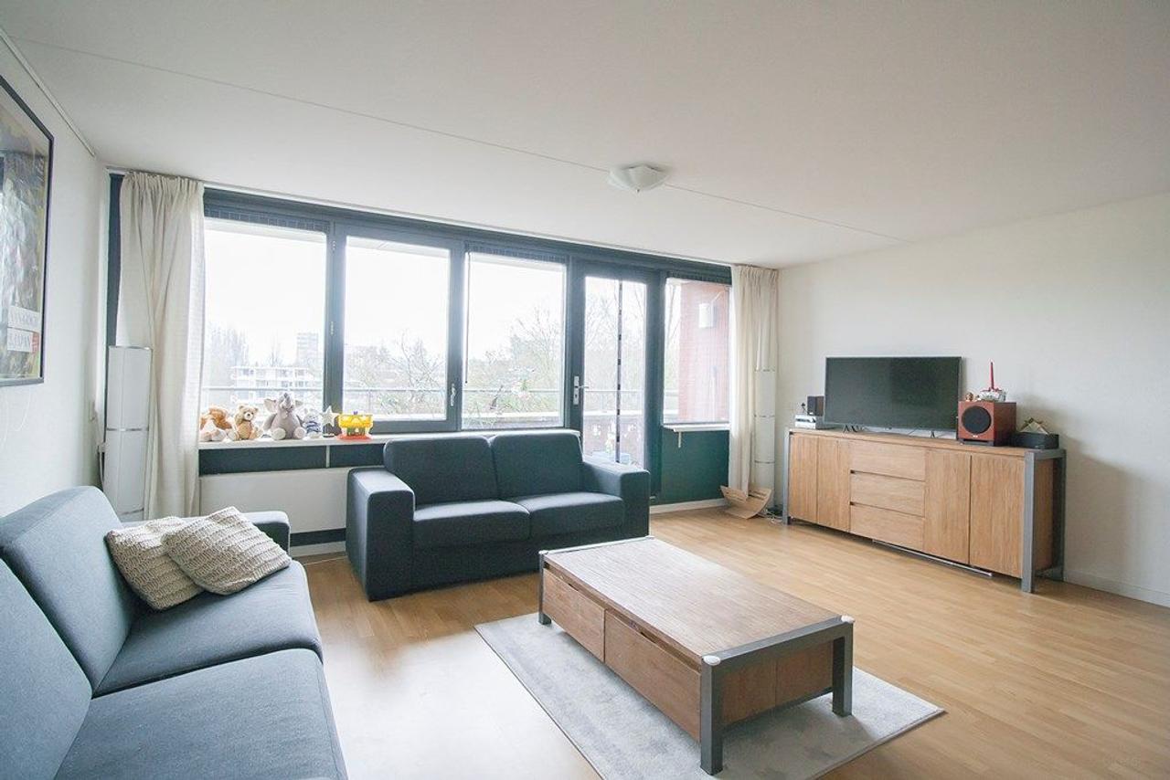 Bovenste etage met terras aan het park - Afbeelding 3