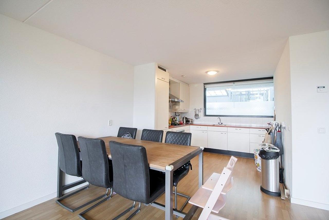 Bovenste etage met terras aan het park - Afbeelding 4