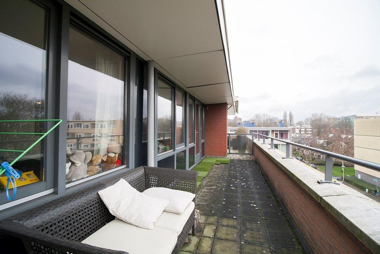Bovenste etage met terras aan het park - Afbeelding 13