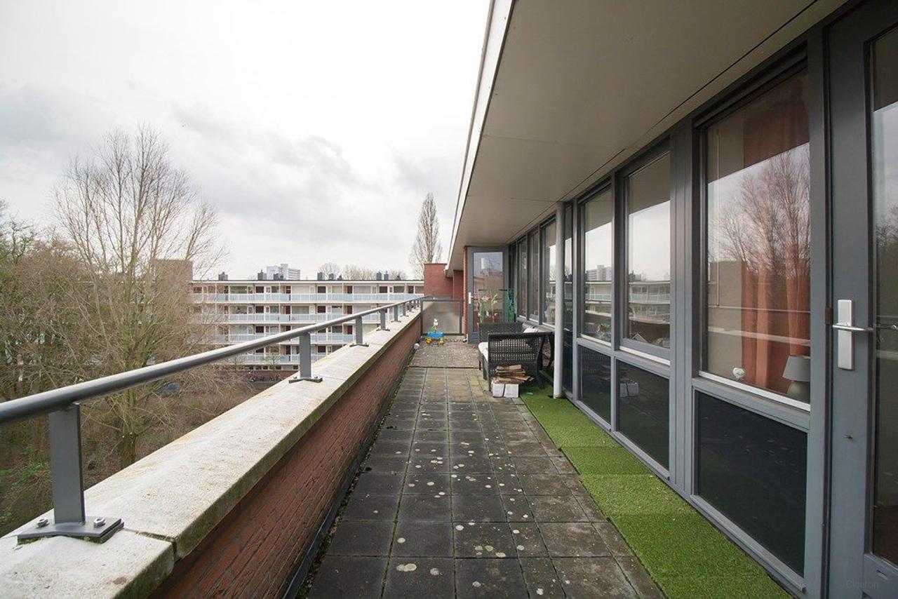 Bovenste etage met terras aan het park - Afbeelding 14