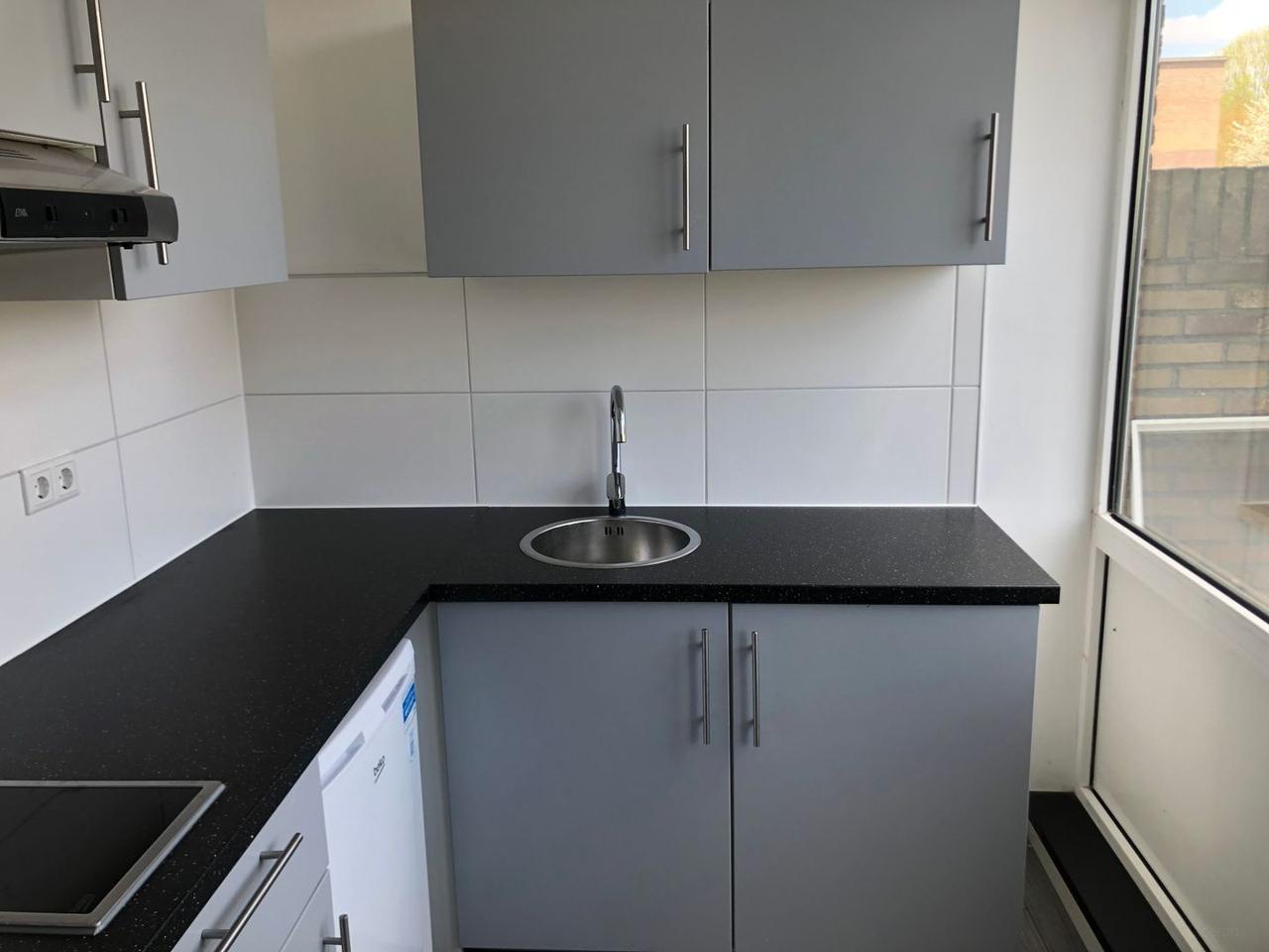Studio with bedroom and roof terrace - Image 2