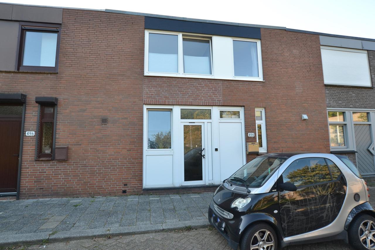 Eengezinswoning met 4 slaapkamers en tuin - Afbeelding 1