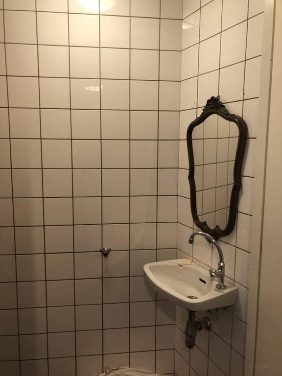 1-bedroom apartment in Zeeheldenkwartier - Image 9