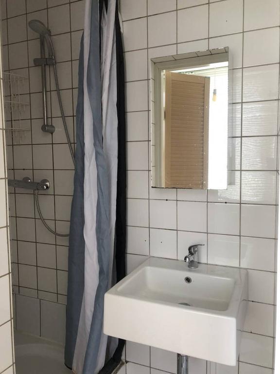 1-bedroom apartment in Zeeheldenkwartier - Image 14
