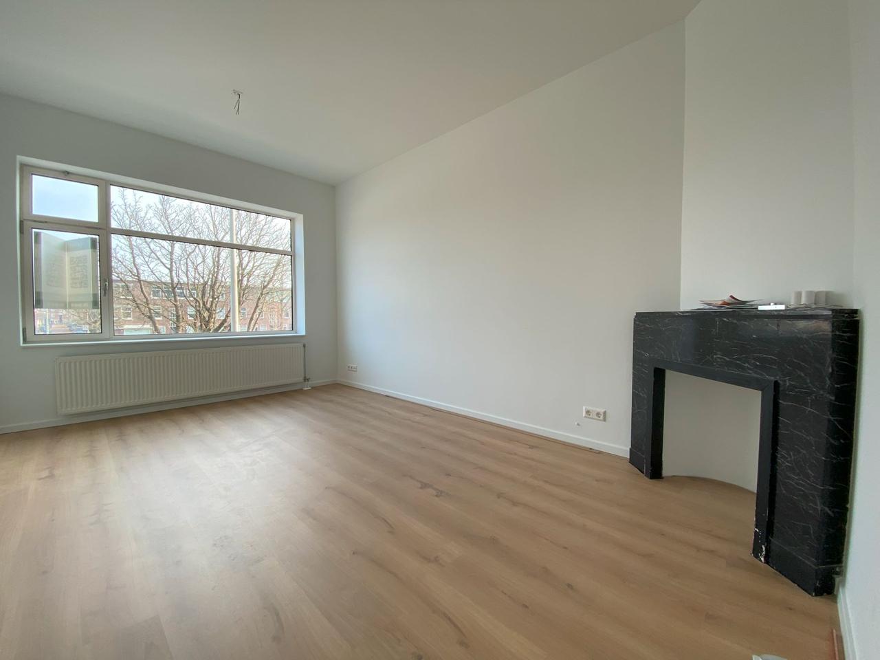 Volledig gerenoveerd 4-kamerappartement - Afbeelding 1