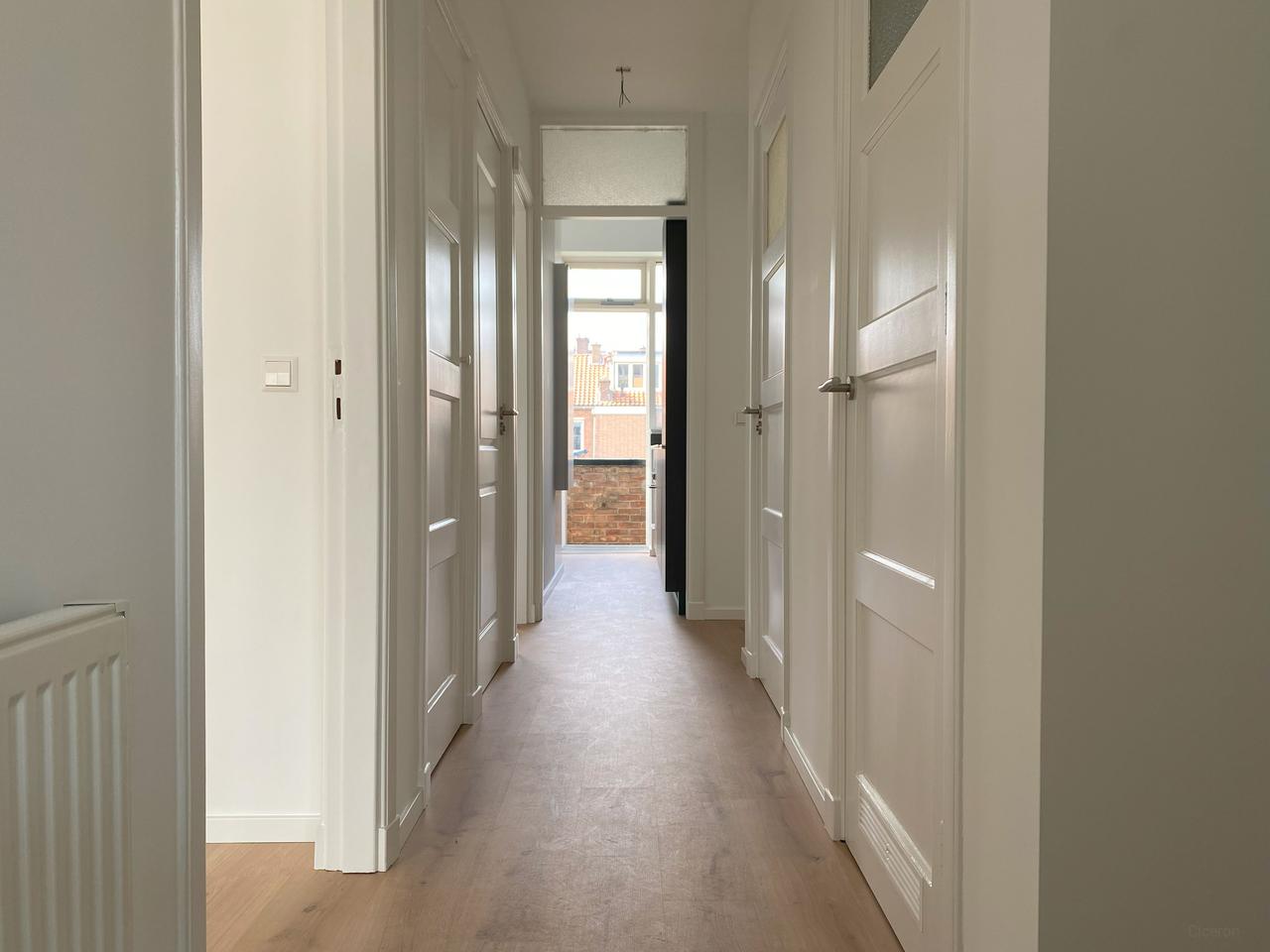 Volledig gerenoveerd 4-kamerappartement - Afbeelding 3