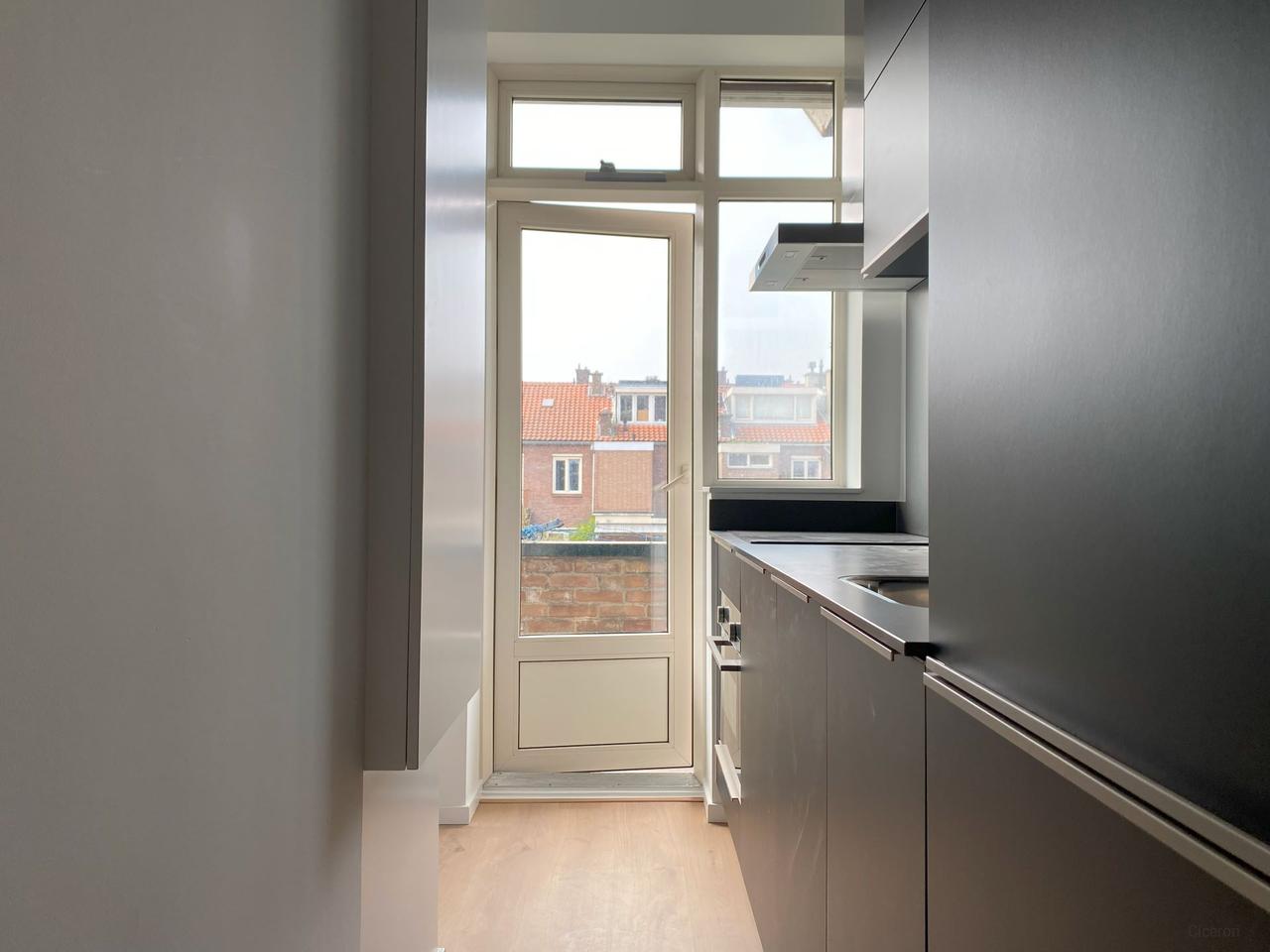 Volledig gerenoveerd 4-kamerappartement - Afbeelding 4