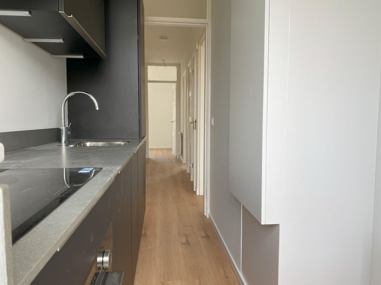 Volledig gerenoveerd 4-kamerappartement - Afbeelding 5