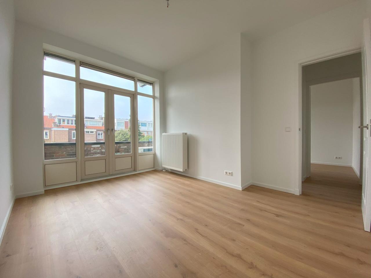 Volledig gerenoveerd 4-kamerappartement - Afbeelding 8