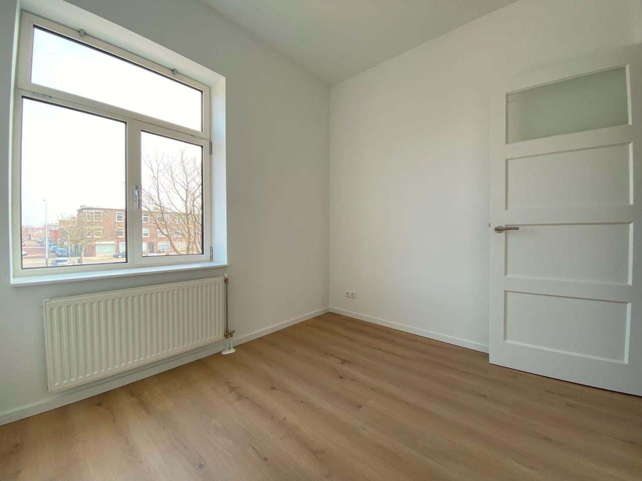 Volledig gerenoveerd 4-kamerappartement - Afbeelding 14