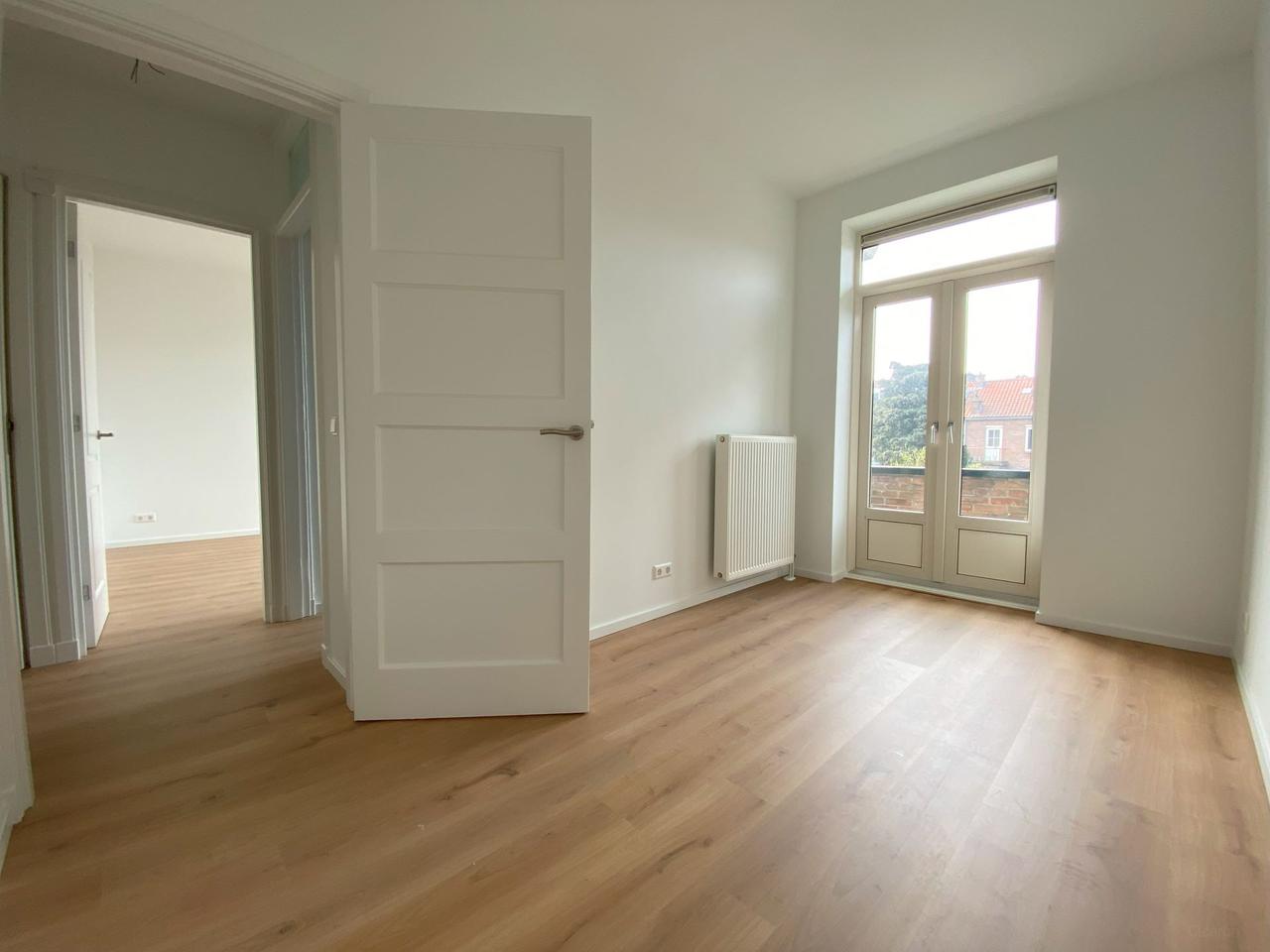 Volledig gerenoveerd 4-kamerappartement - Afbeelding 15