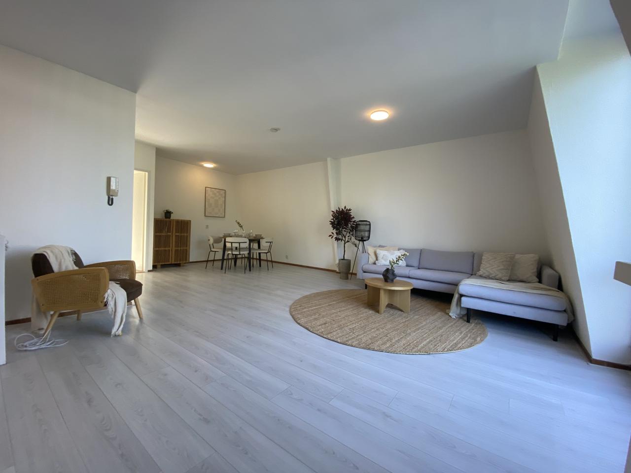 Furnished 2-room apartment with roof terrace - Image 2