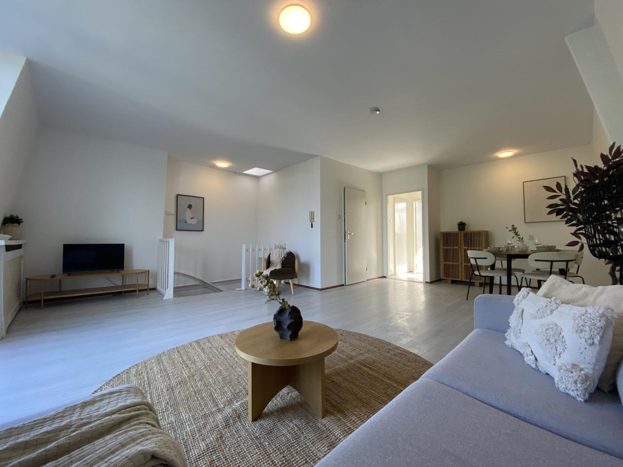 Furnished 2-room apartment with roof terrace - Image 3