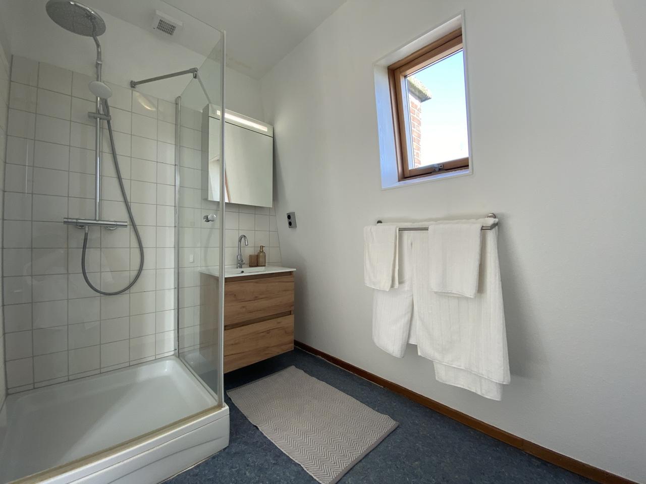 Furnished 2-room apartment with roof terrace - Image 15