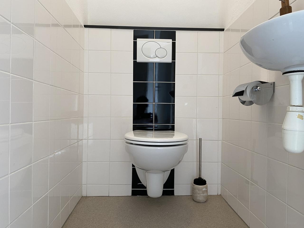 Furnished 2-room apartment with roof terrace - Image 17