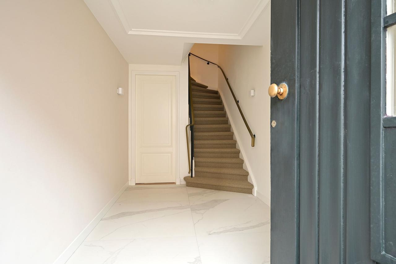 Apartment on Riouwstraat - Image 2