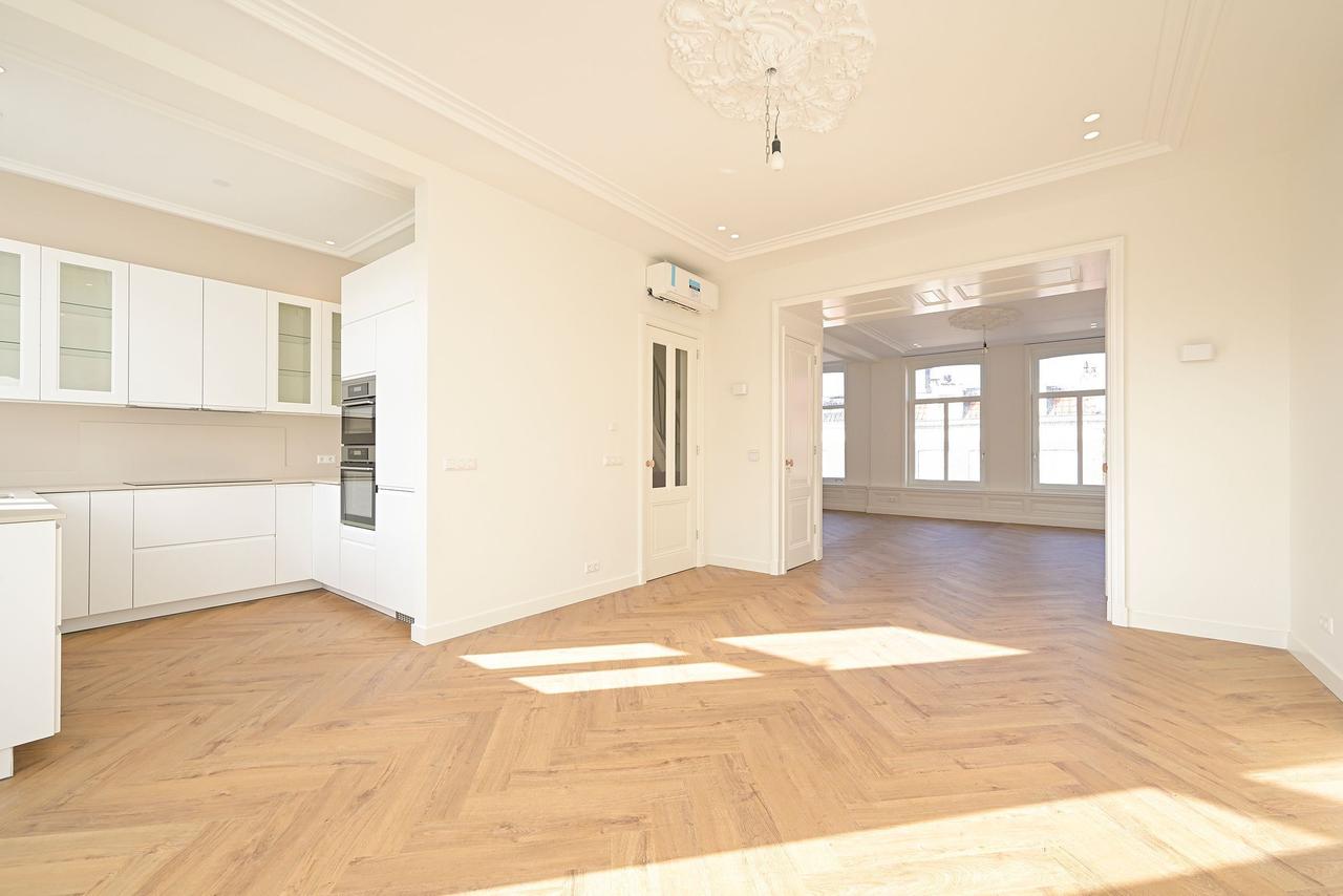 Apartment on Riouwstraat - Image 4