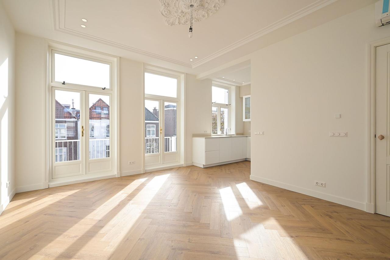 Apartment on Riouwstraat - Image 9