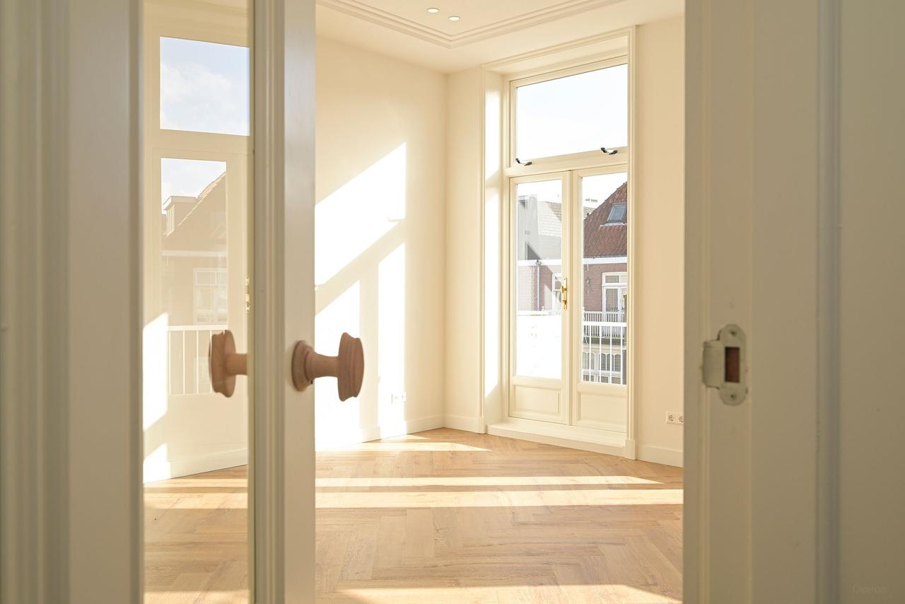 Apartment on Riouwstraat - Image 11
