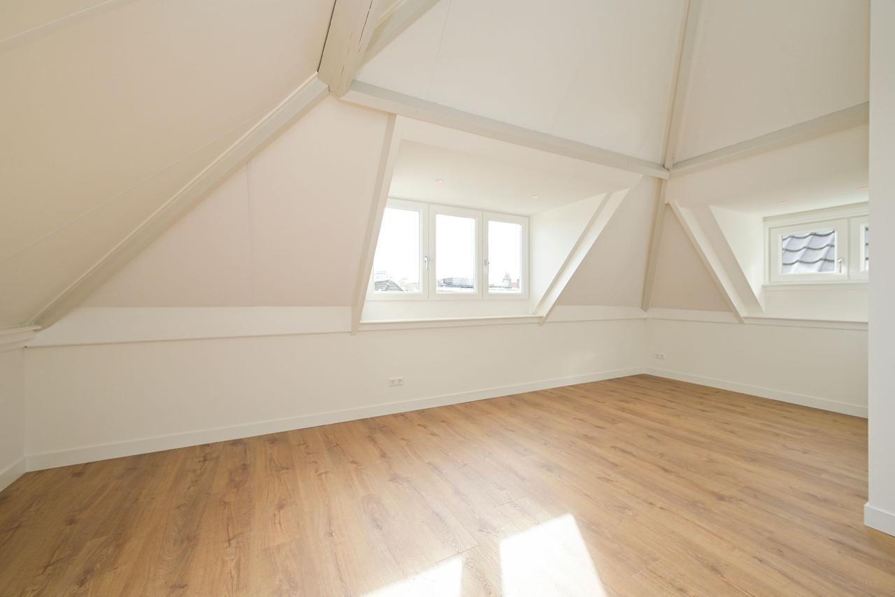 Apartment on Riouwstraat - Image 17