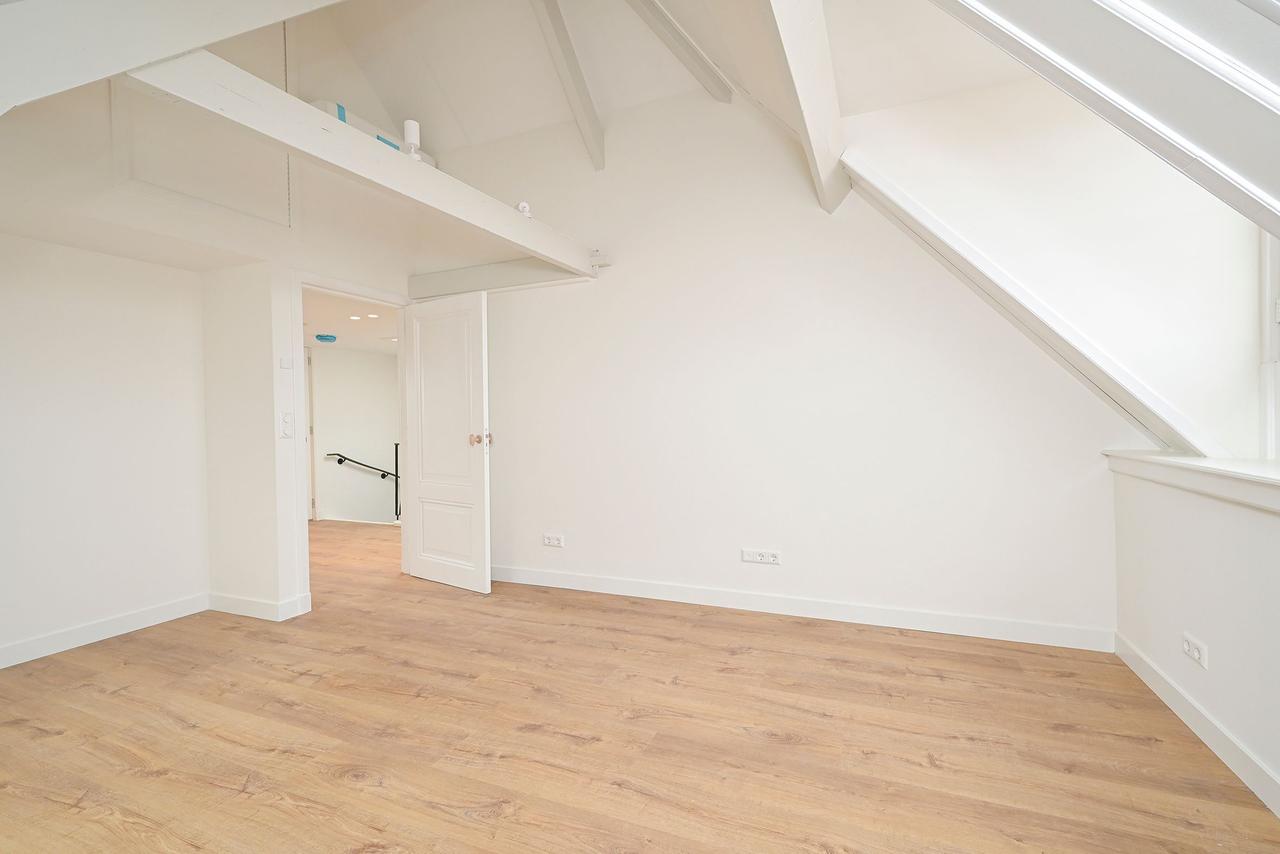Apartment on Riouwstraat - Image 19